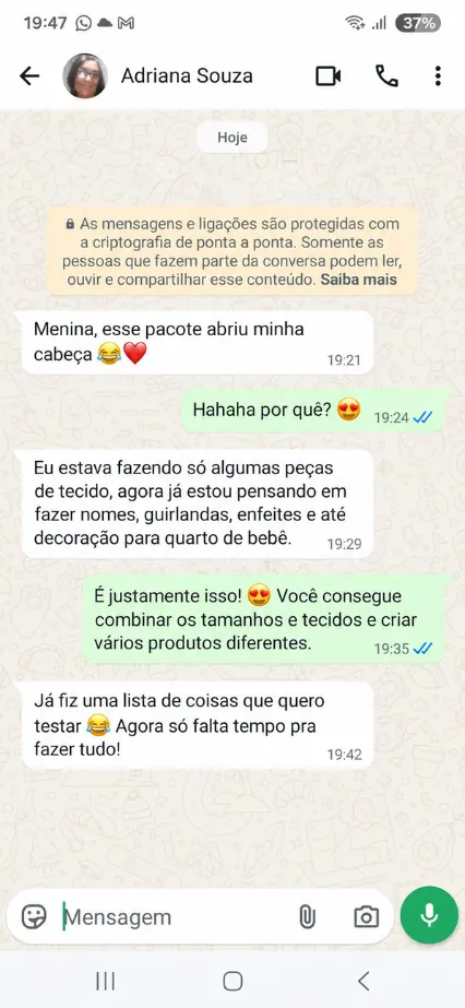 Conversa de WhatsApp de Adriana Souza sobre o pacote de moldes